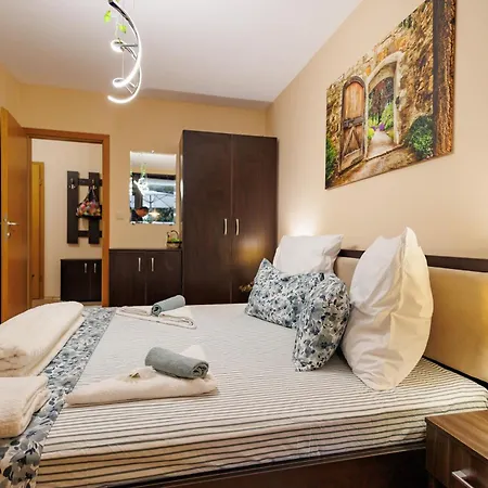 Garden Aspen A008 アパート *