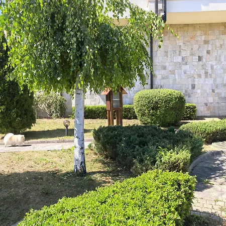 Garden Aspen A008 アパート