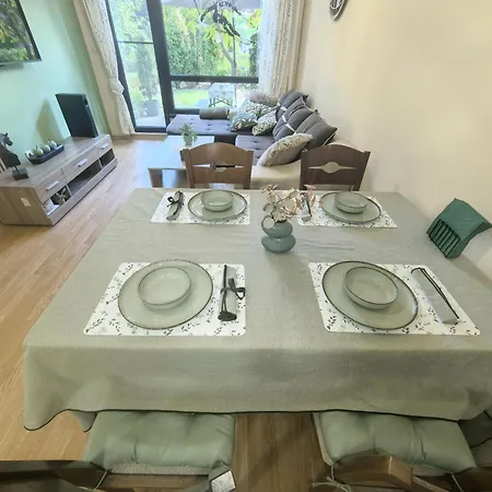 Garden Aspen A008 アパート