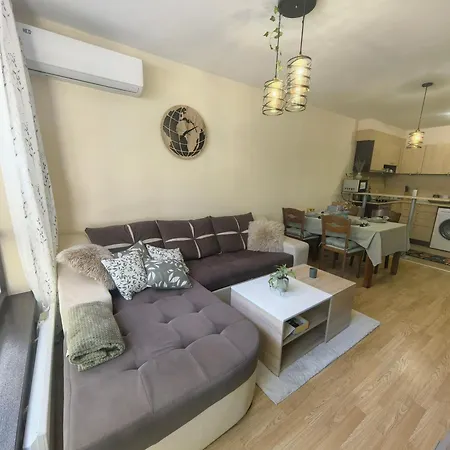 Garden Aspen A008 アパート *