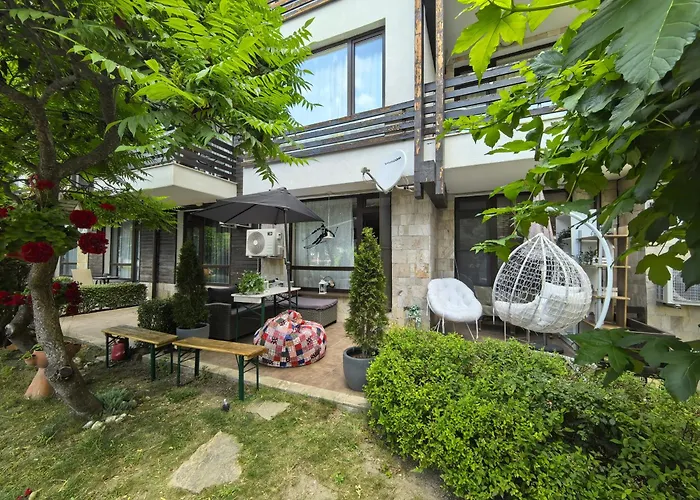 Апартамент Garden Aspen A008 *