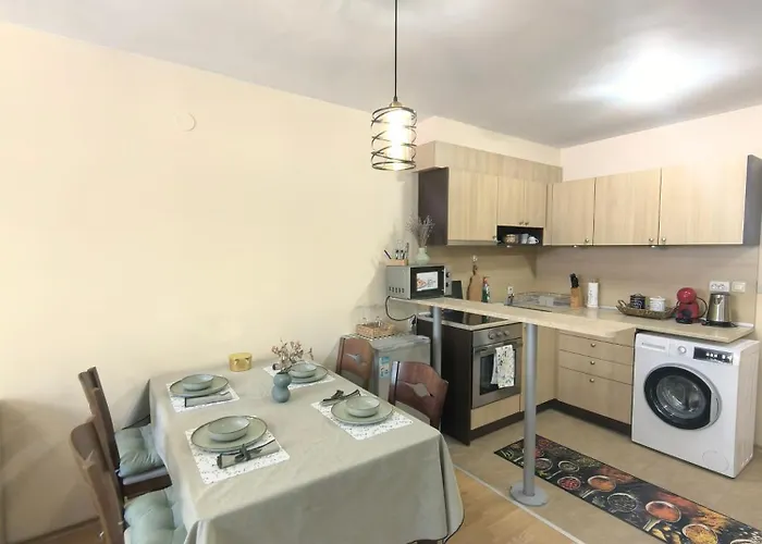 Апартамент Garden Aspen A008 Банско